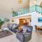 Oceanfront Castle with Hot Tub and Game Room - غولد بيتش
