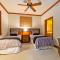 Hilton Pool Pass Included, Kolea - Luxe 2BR Villa Steps to Beach Pool HotTub Gym - Waikoloa