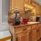 Charming Victorian Home - 2 minutes to downtown - لانكاستر