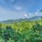 Family Chalet With Sauna, HotTub, Heavenly Views! Mins to Downtown! - غاتلينبرغ