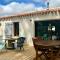Maison Charme Proche Plage et Forêt avec Jardin, WiFi, BBQ, et Pistes Cyclables à Proximité - FR-1-652-39