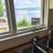 Laplandliv cabin on the lake with hottub - Björkliden