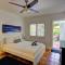 Efficiency 3 on water Las Olas beach and free kayaks