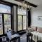 The Black Beauty private studio with canal view from 1799 - 阿姆斯特丹