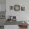 White Beach Appartment - 耶拉基尼