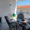 White Beach Appartment - 耶拉基尼