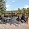 Hot Tub - Scenic Views - Spacious Deck - Game Room - إيفيرغرين