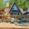 Foxtail Lake Front Chalet with HOT TUB - Innsbrook