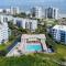 Large Corner Unit at Ocean Walk with Sneak Peak of the Ocean ~ OW20-501 - 新士麦那海滩
