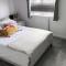 2 Bedroom House with Garden In Walsall - 沃尔索尔