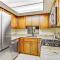 Cozy and Centrally Located SLC Condo with Balcony! - مدينة سولت ليك