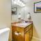 Cozy and Centrally Located SLC Condo with Balcony! - مدينة سولت ليك