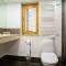 Central 4BR Apt for Groups & Families - By Wehost