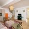 3BR Scenic Terrace Apt in Abanotubani - By Wehost - Tbilisi
