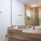 Spacious Apartment with Terrace, Pool and Beach Access