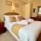 Riviera Lodge Hotel