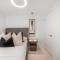 Hazelton Suites - Yorkville - Indoor Pool & Hot Tub