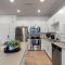 Luxury Apt.- New King Bed, Free Parking, Gym, Pool - مدينة سولت ليك