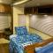 Rooms in Modern RV Trailer Home - 洛杉矶