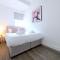 West Hendon apartment Near Station With Parking - 360 Stays - 亨顿