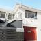 Residence at 165 Great for large groups Sleeps 11
