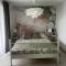Robinsone House La Storia