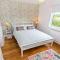 Bag-End House - Unique home with Balcony, Beautiful Views, Ping Pong and Hot Tub option - Sleeps 14 - 克罗伊德