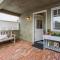 2204 and a half Waterfront Dr