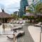 Tropical Paradise at Luxurious Ocean Village - Gibilterra