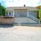 Charming Home Near UBC with Parking & Backyard - فانكوفر