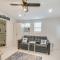 Updated Galveston Studio with Deck - 1 Mi to Beach! - Галвестон