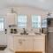 Updated Galveston Studio with Deck - 1 Mi to Beach! - Галвестон