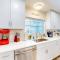 Spacious Clearwater Vacation House Pet Friendly Fire Pit Close to Beaches Parks Spa Ballparks Ruth Eckerd Hall