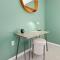 Your Modern Family Retreat, Sleeps 10!