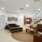Alemar Close To Beach, Shops and Cafes Accom Holidays