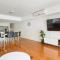 Spacious Freo Apt BBQ Balcony & 2 Cars
