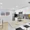 New Stylish 2 Bdrm Mins To Beach & Aventura Mall - شاطئ هالانديل