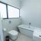 Modern 3 Bedroom Near The Beachfront