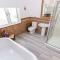 Bag-End House - Unique home with Balcony, Beautiful Views, Ping Pong and Hot Tub option - Sleeps 14 - 克罗伊德