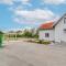 Green Oasis Estate with Private Pool and Backyard near Zagreb - Velika Gorica