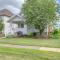 Port Clinton Home with Lake View - Walk to Beach! - 克林顿港