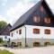 Green lakes house