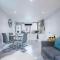 Stylish Apartment - Close to the City Centre - Free Parking, Fast Wi-Fi and Smart TV with Netflix by Yoko Property - Aylesbury