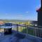 Luxe Chalet Ski On Off Hot Tub Pool and Views - 基灵顿