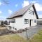 Inviting 2BR Haven in the Heart of the Suburbs - Reykjavík