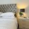 The Courtyard, 4 - Bed, Sleeps 6, Pets Welcome