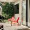 Dalton Cottage - Dreamy Retreat in Lush Gardens