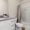 Luxury Apt.- New King Bed, Free Parking, Gym, Pool - مدينة سولت ليك