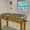 Beartopia- hot tub, views, 2 primary suites! - 基灵顿