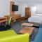 Holiday Inn Express & Suites Lexington Midtown - I-75 by IHG